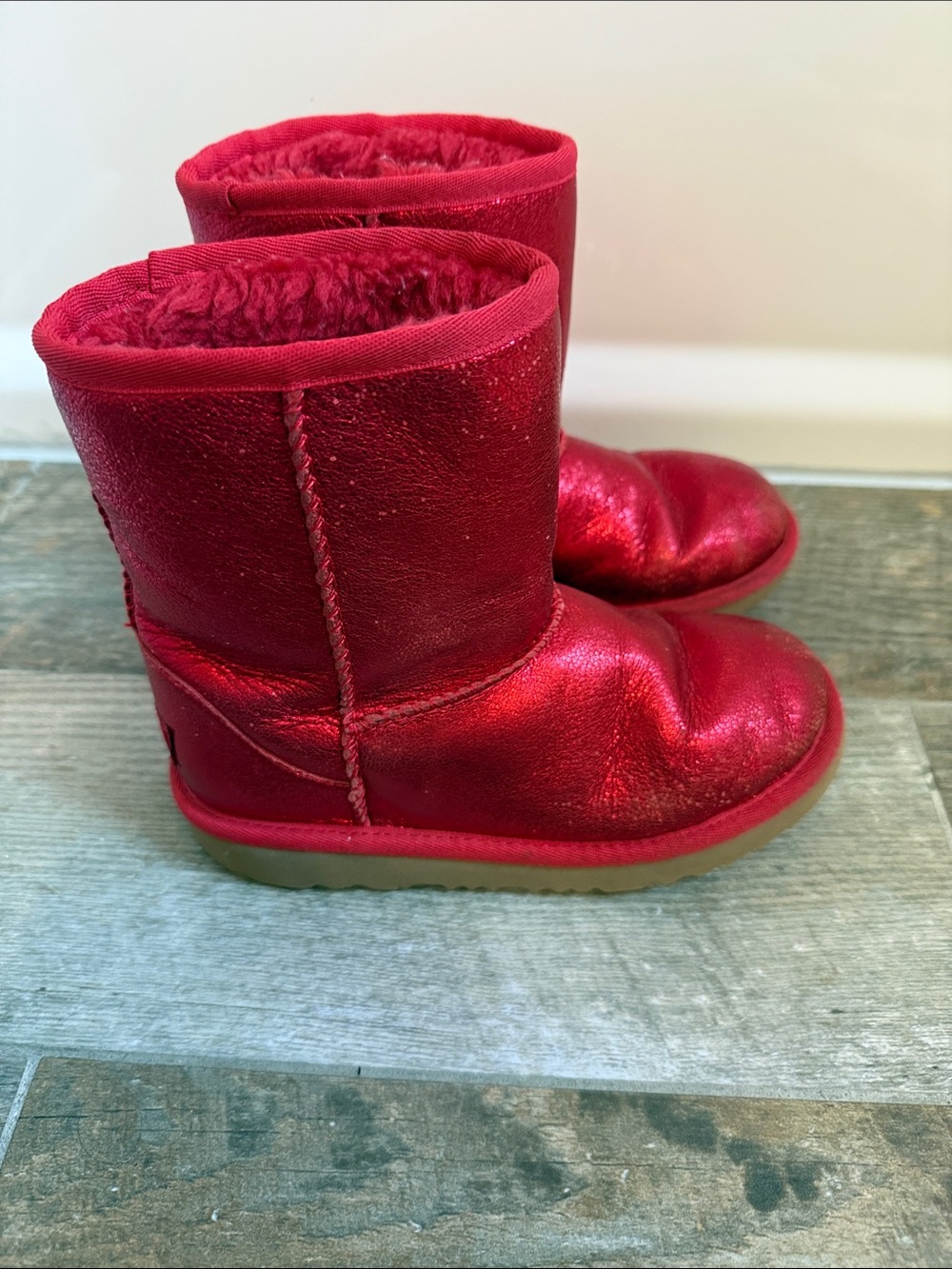 UGG Kids Metallic Red Sheepskin Boots sz 1